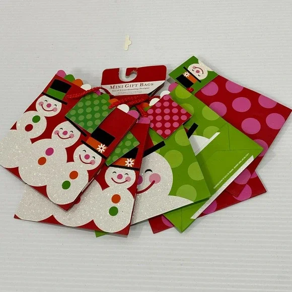 Lot of 28 Christmas Holiday Gift Bags and Bows - All New and High Quality - Picture 4 of 9